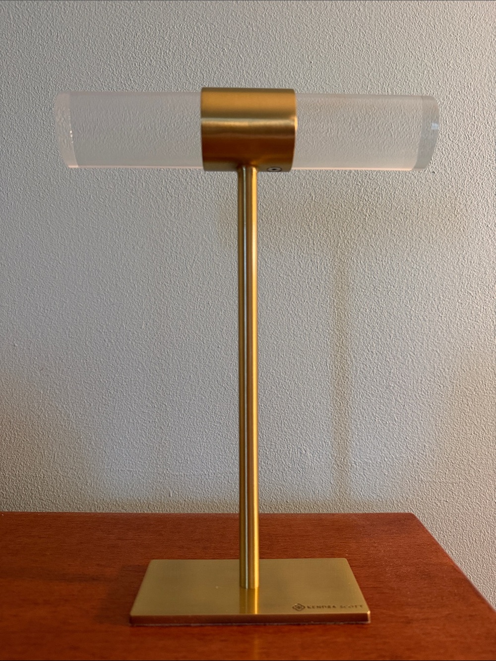kendra scott gold brass large t-bar jewelry stand - Picture 2 of 4